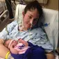 Awalnya wanita ini koma setelah melahirkan bayinya. Saat bayinya menangis, ia pun ingin berjuang