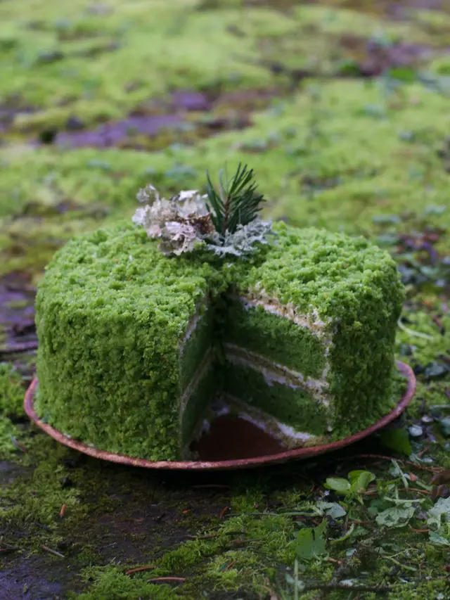 Kue unik menyerupai bentuk tanaman sayang untuk di makan