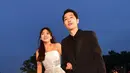 Beberapa waktu lalu pasangan ini telah mengumumkan tanggal pernikahan mereka melalui pihak agensi masing-masing. Menyusul kabar selanjutnya, Joong Ki telah melamar Song Hye Kyo di Jepang. (AFP/Bintang.com)