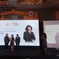 Komisaris Mandiri Utama Finance (MUF), Erida Gunawan menerima apresiasi Perempuan Berpengaruh 2023 dari Dream.co.id dan Diadona.id.