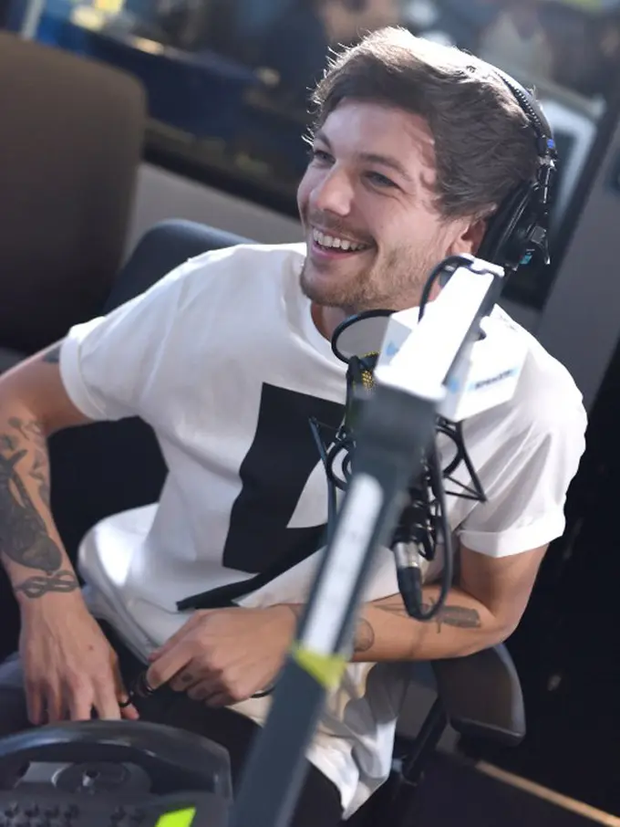 [Bintang] Louis Tomlinson