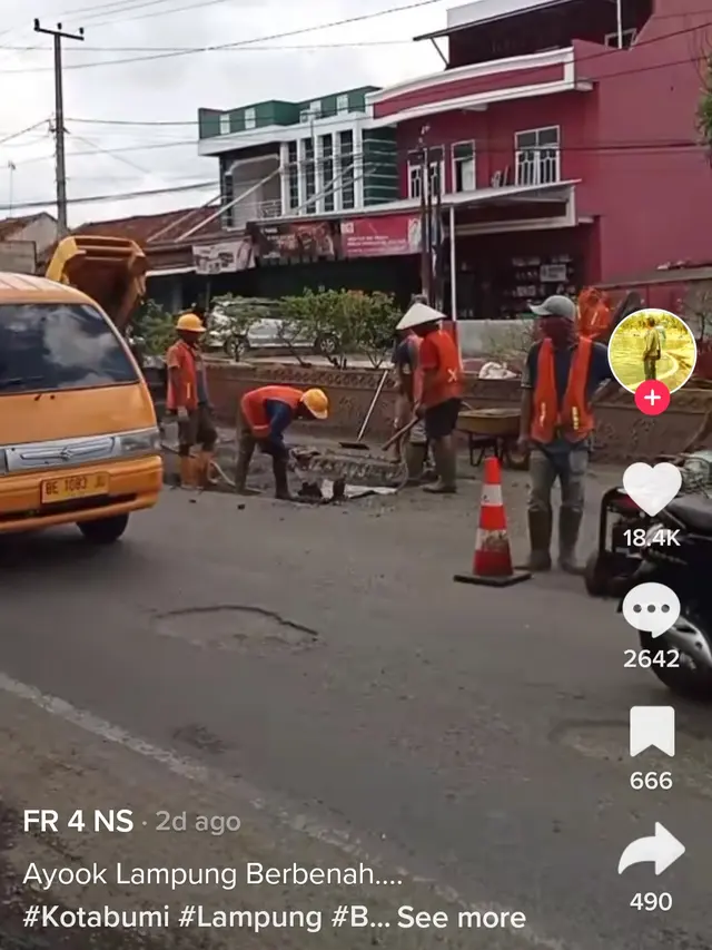 Warganet mengaku efek kritikan Tiktoker awbimax alias Bima, jalanan di Lampung mulai diperbaiki