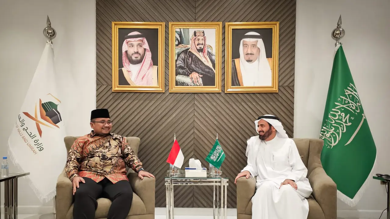 Menteri Agama (Menag) RI Yaqut Cholil Quomas saat bertemu Menteri Haji dan Umrah Arab Saudi Taufiq F Al Rabiah.