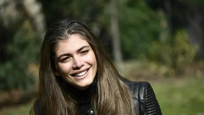 Model asal Brazil, Valentina Sampaio yang menjadi model transgender pertama di majalan Vogue. (AFP)
