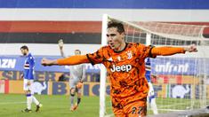 Pemain Juventus, Federico Chiesa, melakukan selebrasi usai mencetak gol ke gawang Sampdoria pada laga Liga Italia di Stadion Luigi Ferraris, Sabtu (30/1/2021). Juventus menang dengan skor 2-0. (Tano Pecoraro/LaPresse via AP)