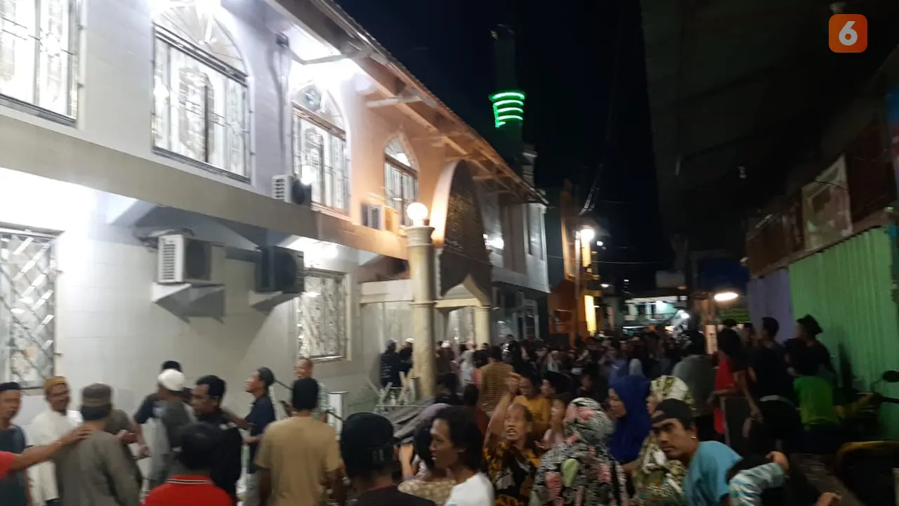 Kubah masjid di Makassar roboh (Liputan6.com/Fauzan)