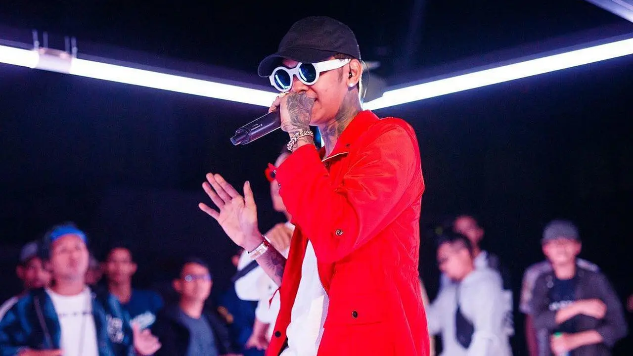 [Bintang] Young Lex