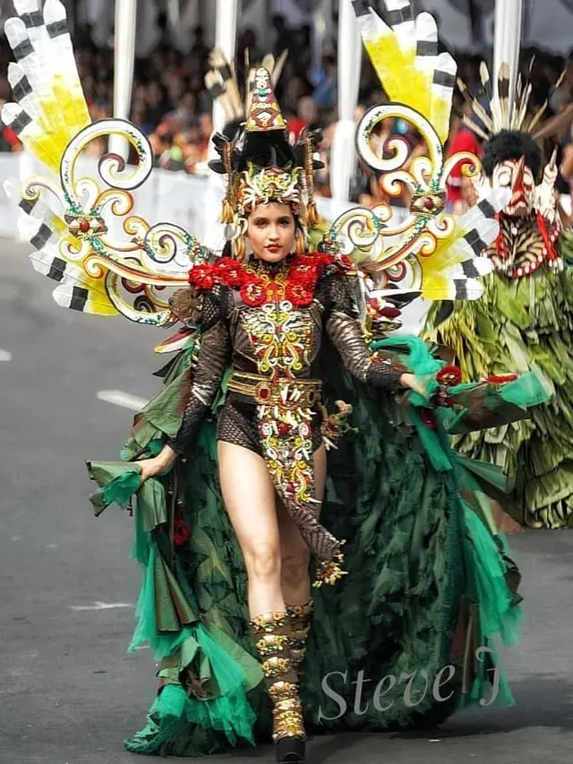 [Fimela] Cinta Laura