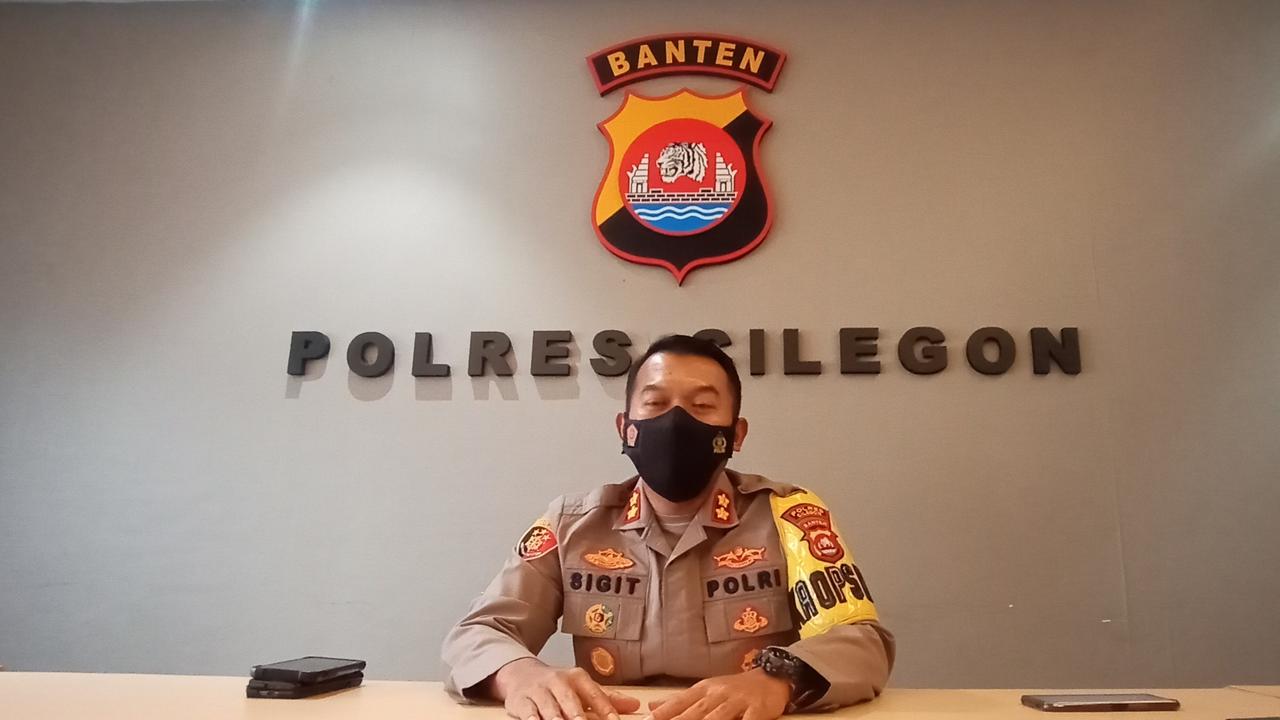 Kapolres Cilegon, AKBP Sigit Hariyono, Tetap Batasi Mobilitas Masyarakat Selama PPKM Darurat. (Rabu, 04/08/2021). (Liputan6.com/Yandhi Deslatama).