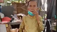 Cerita Miris Nenek Penjual Minuman di Surabaya Tinggal di dalam Lemari. foto: TikTok @menthueel