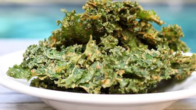 Keripik bayam/copyright meghantelpner.com