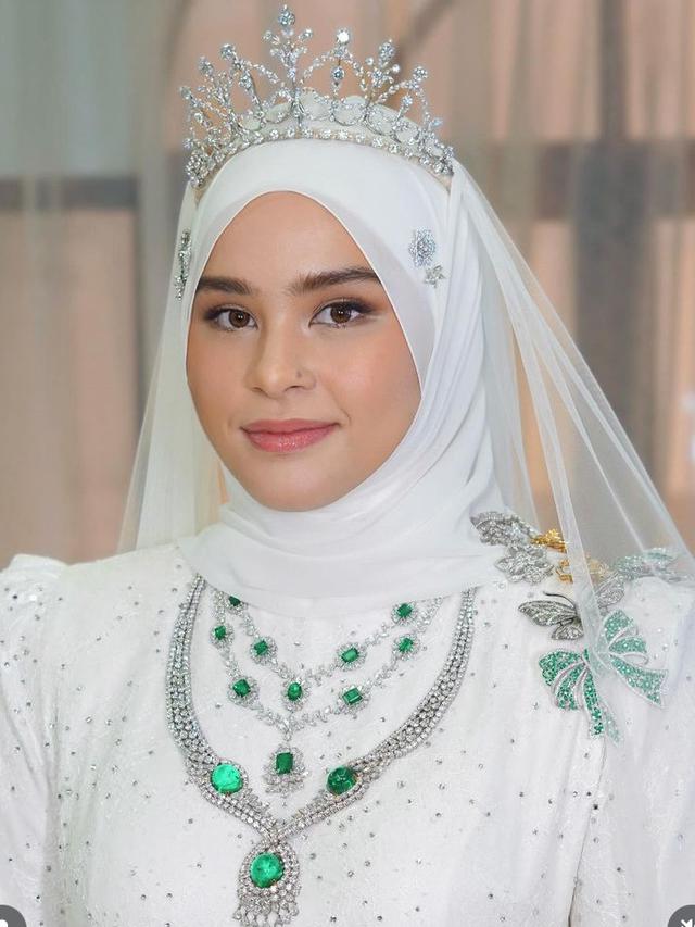 6 Potret Puteri Kerajaan Pahang Malaysia, Afzan Aminah Pakai Perhiasan ...