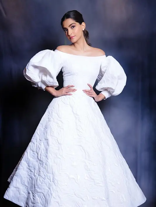 Meskipun belum dikonfirmasi tentang kabar ini, akan tetapi rumah dari orangtua Sonam Kapoor terlihat begitu rapi. Seperti yang dikabarkan Zeenews, rumah Anil Kapoor terlihat lebih indah daripada sebelumnya. (Foto: instagram.com/sonamkapoor)