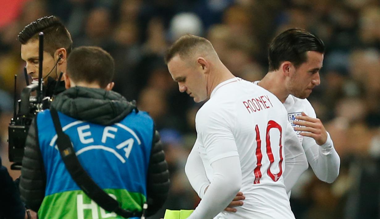 Wayne Rooney memulai pertandingan pada menit ke-58 menggantikan Harry Winks  pada laga persabahatan kontra Amerika Serikat yang berlangsung di Stadion Wembley, Inggris. Timnas Inggris menang 3-0. (AFP/Ian Kington)