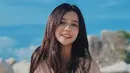 Penyanyi kelahiran 30 Maret 1996 ini selalu unggah foto-foto cantiknya di Instagram. Foto cantik Brisia Jodie ini berhasil membuatnya kian diidolai warganet. Seperti foto ia tersenyum manis ketika liburan di pantai. (Liputan6.com/brisiajodie)