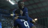 Ousmane Dembele merayakan gol Goncalo Ramos di laga PSG vs Tottenham di UEFA Super Cup 2025 di Bluenergy Stadium, Italia, Kamis (14/08/2025) dini hari WIB. (AP Photo/Darko Bandic)