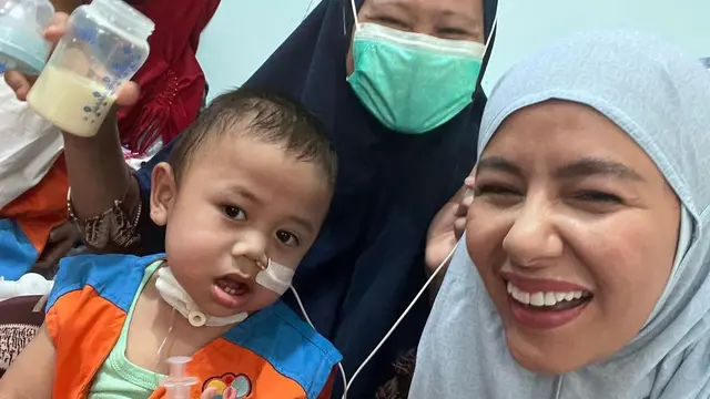 7 Potret Ulang Tahun Putri Bebi Romeo dan Meisya Siregar ke-17, Rayakan Bersama Pejuang Kanker