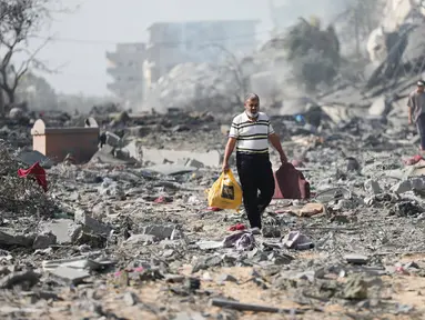 Pasukan Israel dan milisi di Palestina, Hamas, berperang sejak 7 Oktober hingga sekarang. Imbas pertempuran ini, belasan ribu orang dari dua negara itu tewas. (AP Photo/Ali Mahmoud)