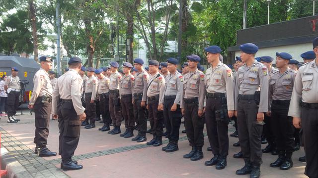 Ribuan Polisi Mulai Siaga Demo Buruh Di Bundaran Hi News Liputan6 Com