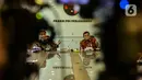 Ketua Fraksi PDIP DPR Utut Adianto (kanan) dan Sekretaris Fraksi Bambang Wuryanto memberikan keterangan soal pencopotan Rieke Diah Pitaloka dari jabatan Wakil Ketua Baleg DPR digantikan Komjen Purnawirawan Muhammad Nurdin, Jakarta, Kamis (9/7/2020). (Liputan6.com/Johan Tallo)
