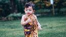 Tak hanya Arsy, Arysa juga terlihat menggemaskan saat mengenakan baju adat Bali. (Foto: instagram.com/arsya.hermansyah)