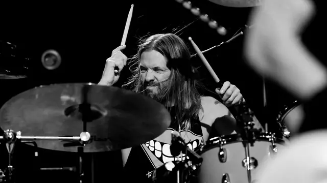 FOTO: Drummer Foo Fighters Taylor Hawkins Meninggal Dunia