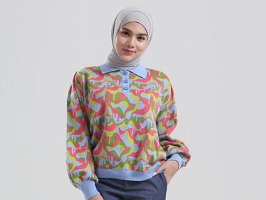 Melalui akun Instagram, Davina Karamoy tampak mengunggah potret saat dirinya tampil berhijab. Unggahan Davina ini pun langsung saja mencuri perhatian netizen. (Liputan6.com/IG/@davinaakaramoy)