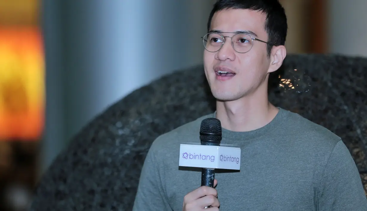 Dalam film terbaru The Doll 2, Herjunot Ali dipasangkan menjadi suami istri dengan Luna Maya. Kedua artis senior itu dirasa cocok dan mudah dalam membangun chemistry. Apalagi dari segi usia tidak jauh beda. (Adrian Putra/Bintang.com)