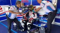 Pembalap SDG MS Harc-Pro.Honda.Ph, Haruki Noguchi, meninggal dunia pada Rabu (16/8/2023), setelah mengalami kecelakaan hebat pada&nbsp;race 2 kelas ASB1000 ARRC Mandalika 2023 di Sirkuit Mandalika, Lombok, Minggu (13/08/2023). (dok.&nbsp;SDG Motor Sports Official)