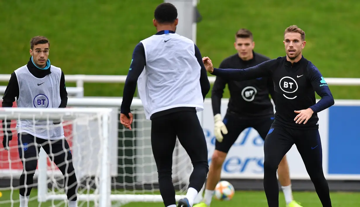 Pemain Inggris saat melakukan latihan tim di St George's Park di Burton-on-Trent, Inggris tengah (7/10/2019). Inggris akan melawan Republik Ceko pada kualifikasi Euro 2020 di Praha. (AFP Photo/Paul Ellis)