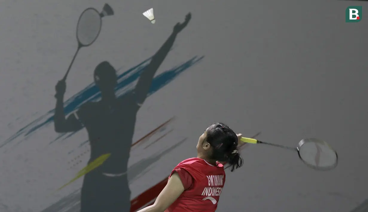 Gregoria Mariska Tunjung sebagai pebulu tangkis nomor satu Indonesia di sektor tunggal putri berhasil mengalahkan wakil Thailand, Phittayaporn Chaiwan. (Bola.com/Ikhwan Yanuar)