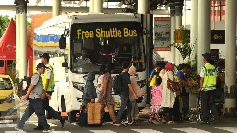 20151224-Suasana Bandara Soekarno Hatta Jelang Libur Panjang