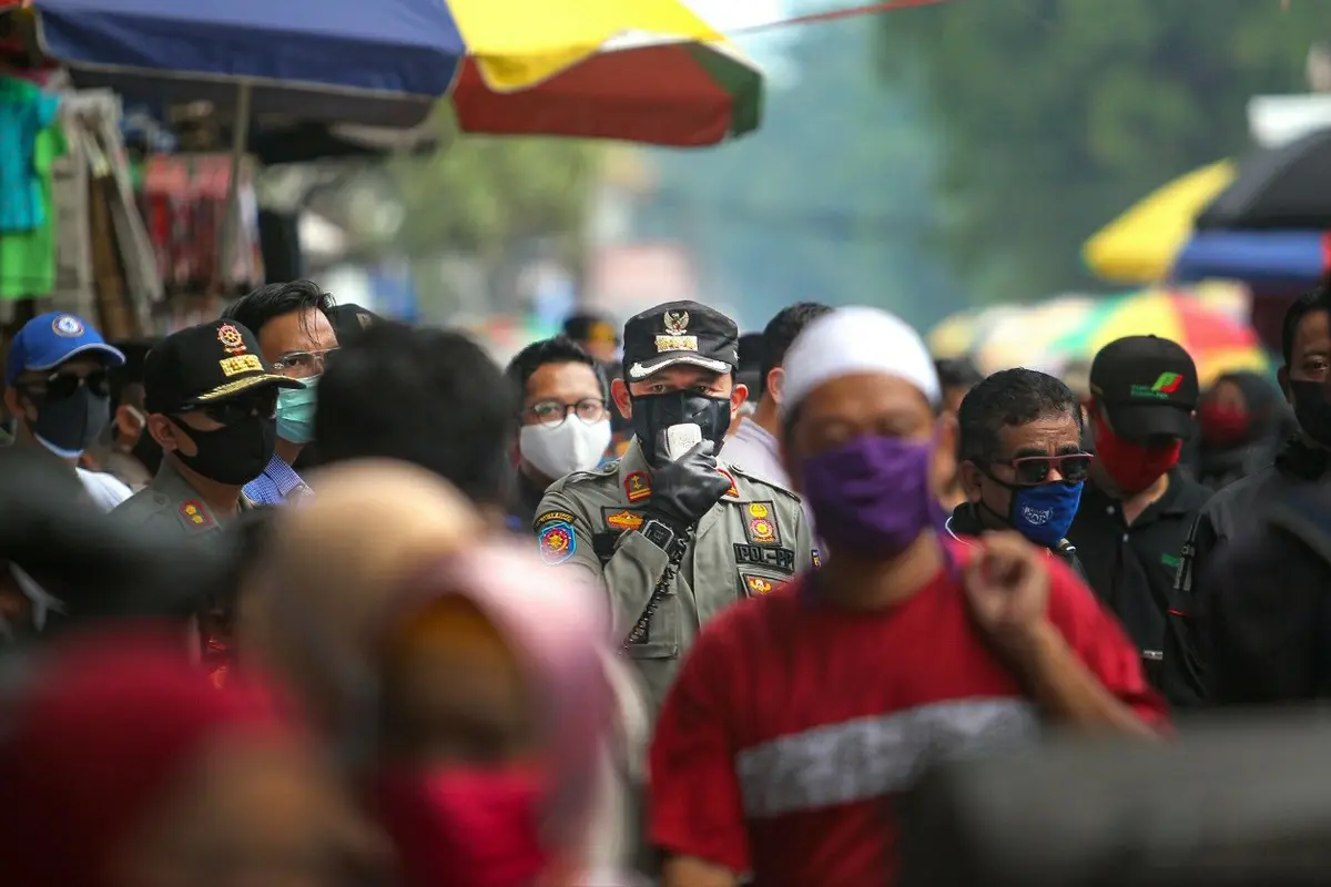 Wali Kota Bogor Bima Arya sedang sidak Pasar Anyar. (dok Humas Pemkot Bogor)