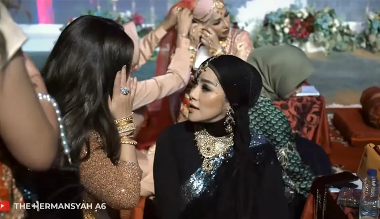 Aurel Hermansyah acara henna night (Youtube/The Hermansyah A6)
