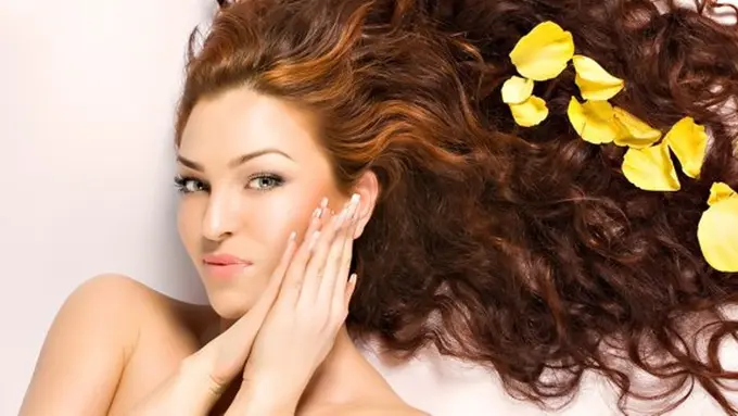 3 Cara Buat Rambutmu Wangi Sepanjang Hari