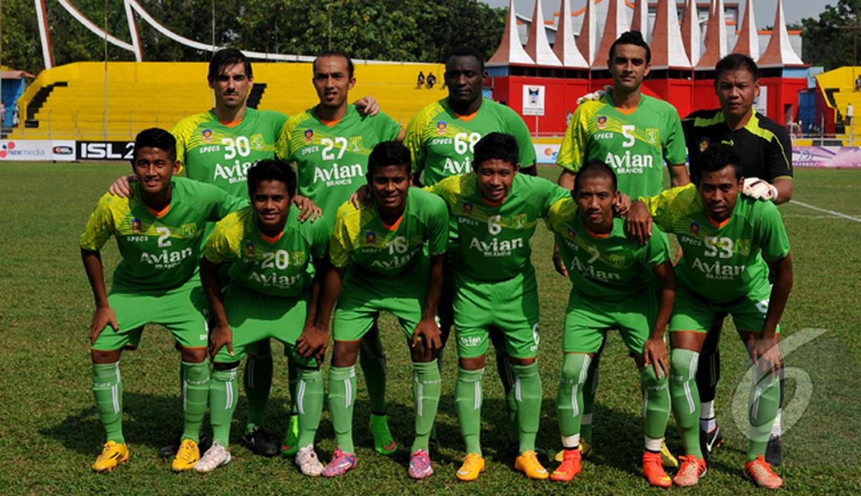  Jendri Pitoy (kanan atas) saat berpose dengan rekan-rekannya yang lain di SCM Cup 2015(Liputan6.com/Johan Tallo)