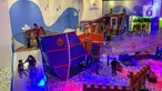 Sejumlah anak bermain wahana permainan playground indoor di pusat perbelanjaan, Jakarta, Rabu (4/5/2022). Hari ketiga Lebaran, wahana permainan anak di mall diserbu karena menjadi alternatif bagi anak menghabiskan waktu yang tidak hanya bisa bermain namun juga sekaligus belajar dengan cara menyenangkan. (Liputan6.com/Faizal Fanani)