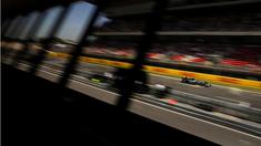 Nico Rosberg meraih kemenangan perdananya musim ini dengan finis pertama di GP Spanyol yang berlangsung di Sirkuit Catalunya, Barcelona, Spanyol. Minggu (10/5). . (AP/Emilio Morenatti)