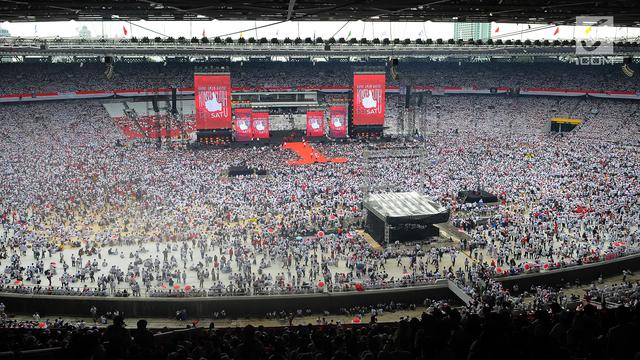 Massa Pendukung Jokowi-Ma'ruf Amin Putihkan Stadion GBK