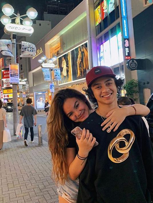 Foto Intip Gaya Pacaran Bastian Steel Dan Shafa Haris Showbiz Liputan6 Com