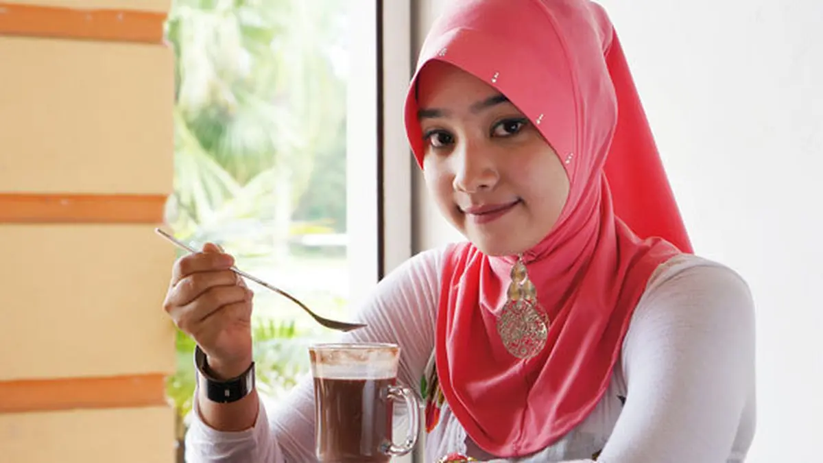 Menghindari Jerawat Bagi Wanita Berjilbab - Beauty Fimela.com