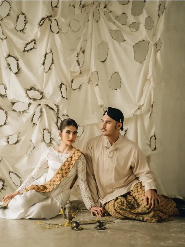 Tampil Serasi, Ini 8 Momen Prewedding Bintang FTV Debi Sagita dan Marco Ivanos
