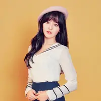 Tak hanya terkenal, seorang idola juga mempunyai wajah yang tampan dan cantik. Namun siapa yang menyangka jika beberapa idola ternyata belum pernah berpacaran. (Foto: Soompi.com)