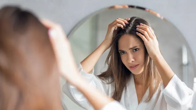 8 Cara Ampuh Menumpas Rambut Berketombe dengan Shampo Anti Ketombe Terbaik