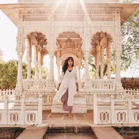 Ilustrasi travel. (Instagram/kadekarini)