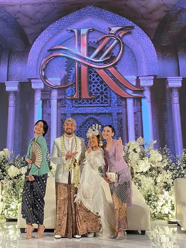 Pernikahan Kiky Saputri dan M Khairi. (Foto: Instagram/ayutingting)