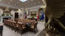 Ruang Roosevelt Gedung Putih yang baru direnovasi di Washington, Selasa (22/8). Renovasi interior dan eksterior rumah dinas Presiden AS Donald Trump itu memakan biaya hingga Rp 45 miliar. (AP Photo/Carolyn Kaster)
