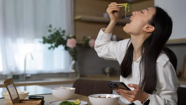 Perawatan Harian yang Cocok untuk Rambut Rontok dan Kering - 4