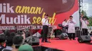 <p>Menko PMK Muhadjir Effendy menyampaikan sambutan saat melepas Mudik Aman Mudik Sehat di Terminal Jatijajar, Depok, Jawa Barat, Kamis (28/4/2022). Enesis Group membuka posko mudik dan arus balik di beberapa titik di Pulau Jawa sejak 25 April hingga 8 Mei 2022 untuk memberikan kenyamanan dan keamanan bagi masyarakat. (Liputan6.com/Faizal Fanani)</p>