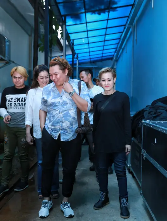 Selasa (23/1/2018) Vanesh bersama tim kuasa hukumnya membuat laporan terhadap Sheila Marcia dan manajernya, Erie. Ditemui di kawasan Tendean, ia mengaku membuat laporan merupakan cara terbaik agar Sheila buka suara. (Adrian Putra/Bintang.com)